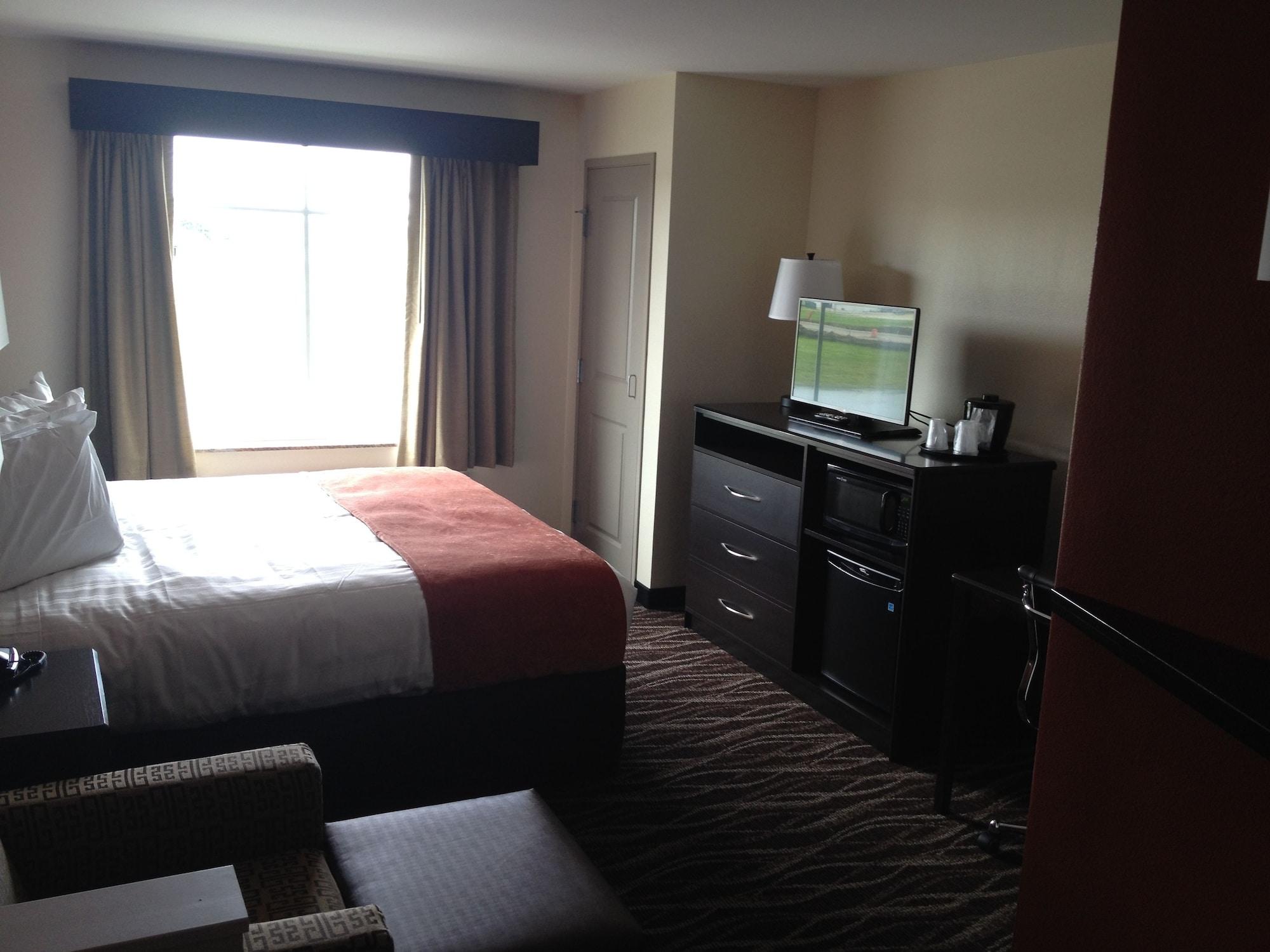 Americinn By Wyndham Waupun Экстерьер фото