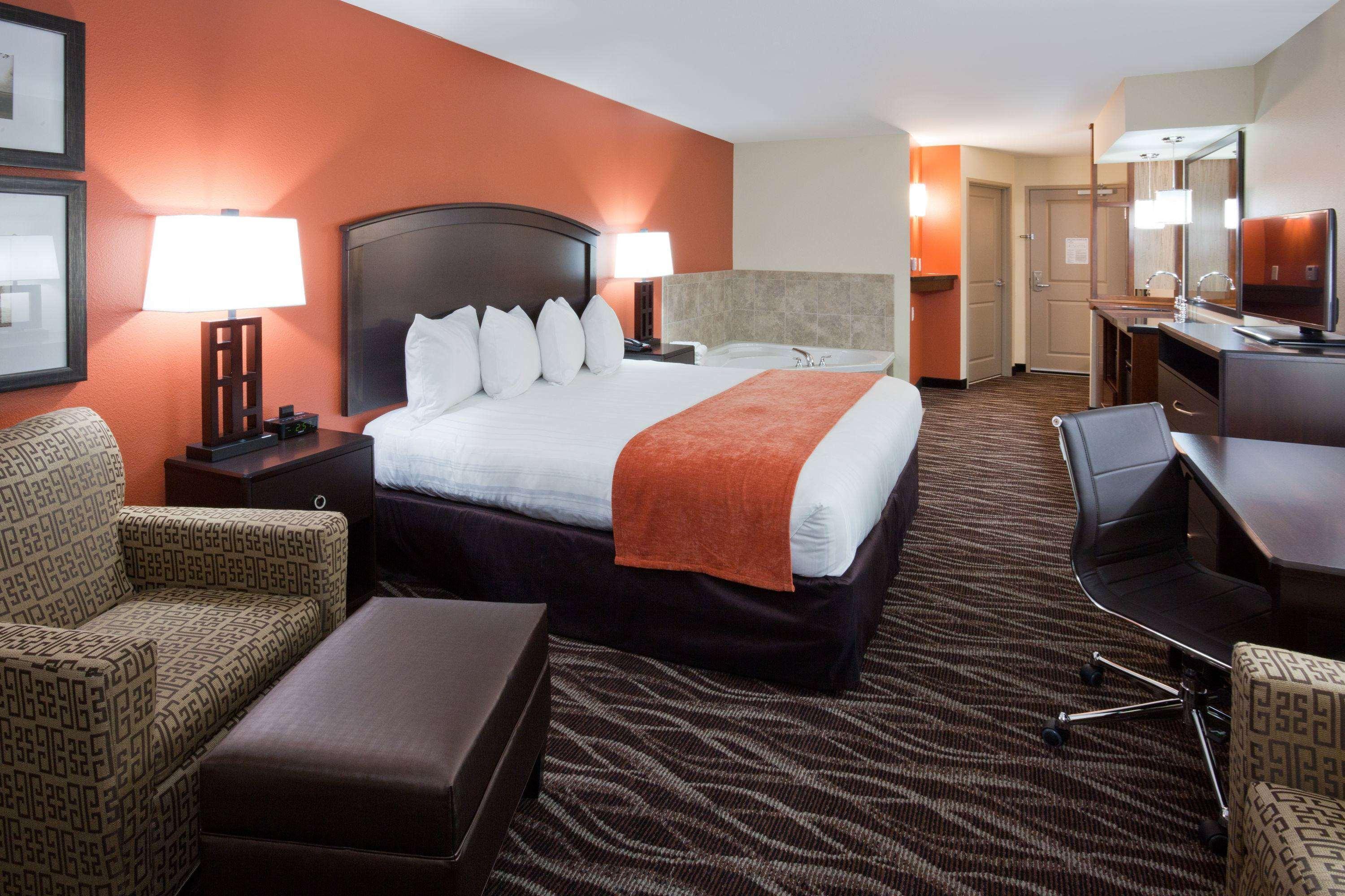 Americinn By Wyndham Waupun Экстерьер фото