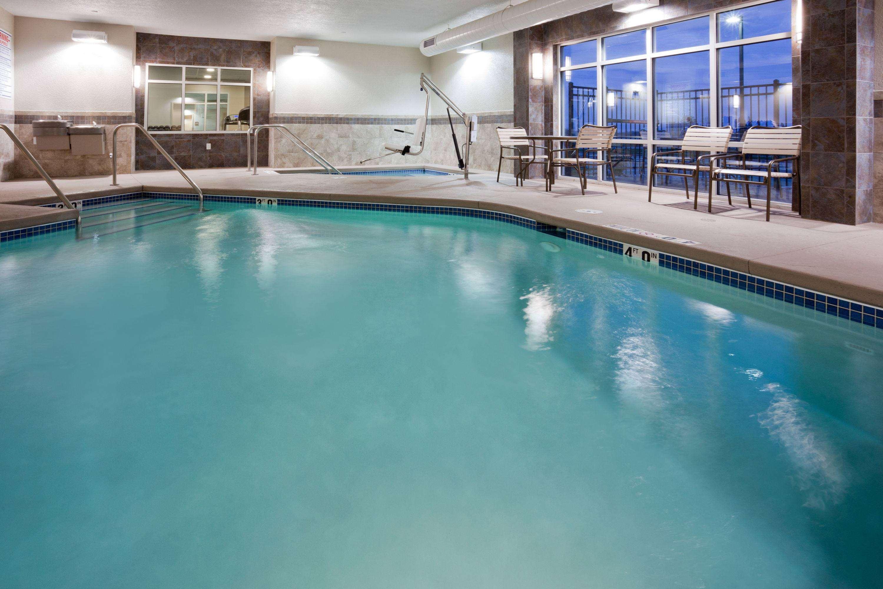 Americinn By Wyndham Waupun Экстерьер фото
